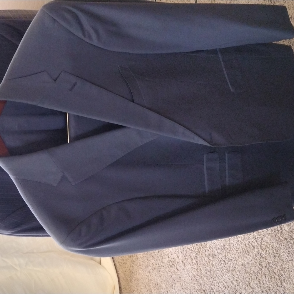 Men's Suits by Daniel Cremieux